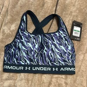 Sports bra under armour large